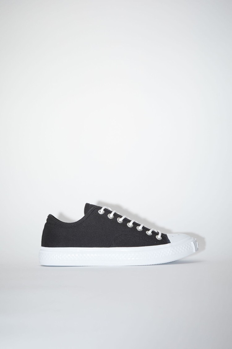 Black / White Acne Studios Low Top Women\'s Sneakers | EAWJ-62731