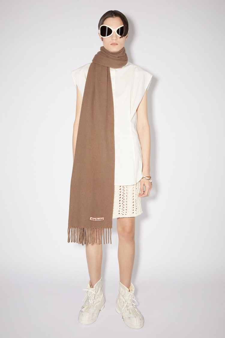 Brown Acne Studios Cashmere Fringe - Narrow Scarf | QNRC-78420