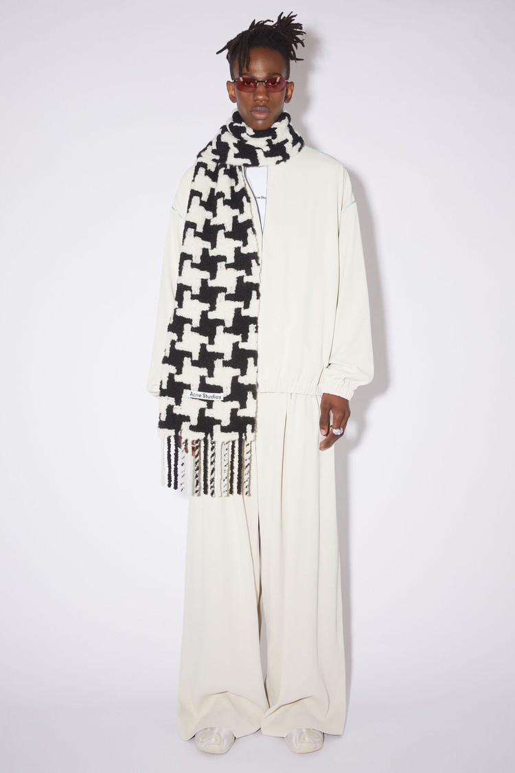 White / Black Acne Studios Houndstooth Scarf | TGLK-83709