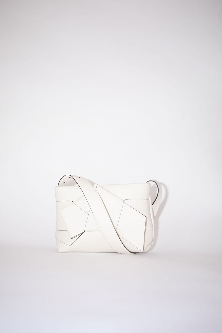 White / Black Acne Studios Musubi Shoulder Bag | AULE-16723